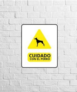 Cuidado con el perro amarillo