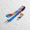 lanyard con mosquetón e identificador