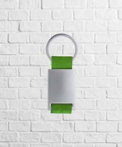 llavero rectangular con tira de poliester verde