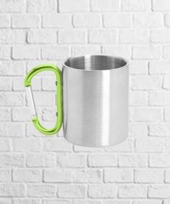 taza metálica con mosquetón verde