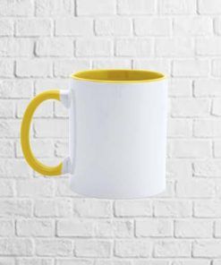 Taza de cerámica con interior y asa de color