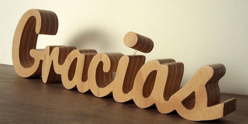 letras corpóreas de madera