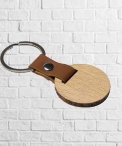 llavero de madera con acabado en polipiel