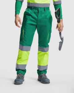 ropa-trabajo-alta-visibilidad-homologada-malaga.webp Chalecos y chaquetas de alta visibilidad personalizados para seguridad vial y construcción
