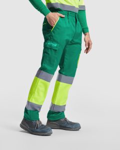 ropa-trabajo-alta-visibilidad-homologada-malaga.webp Chalecos y chaquetas de alta visibilidad personalizados para seguridad vial y construcción