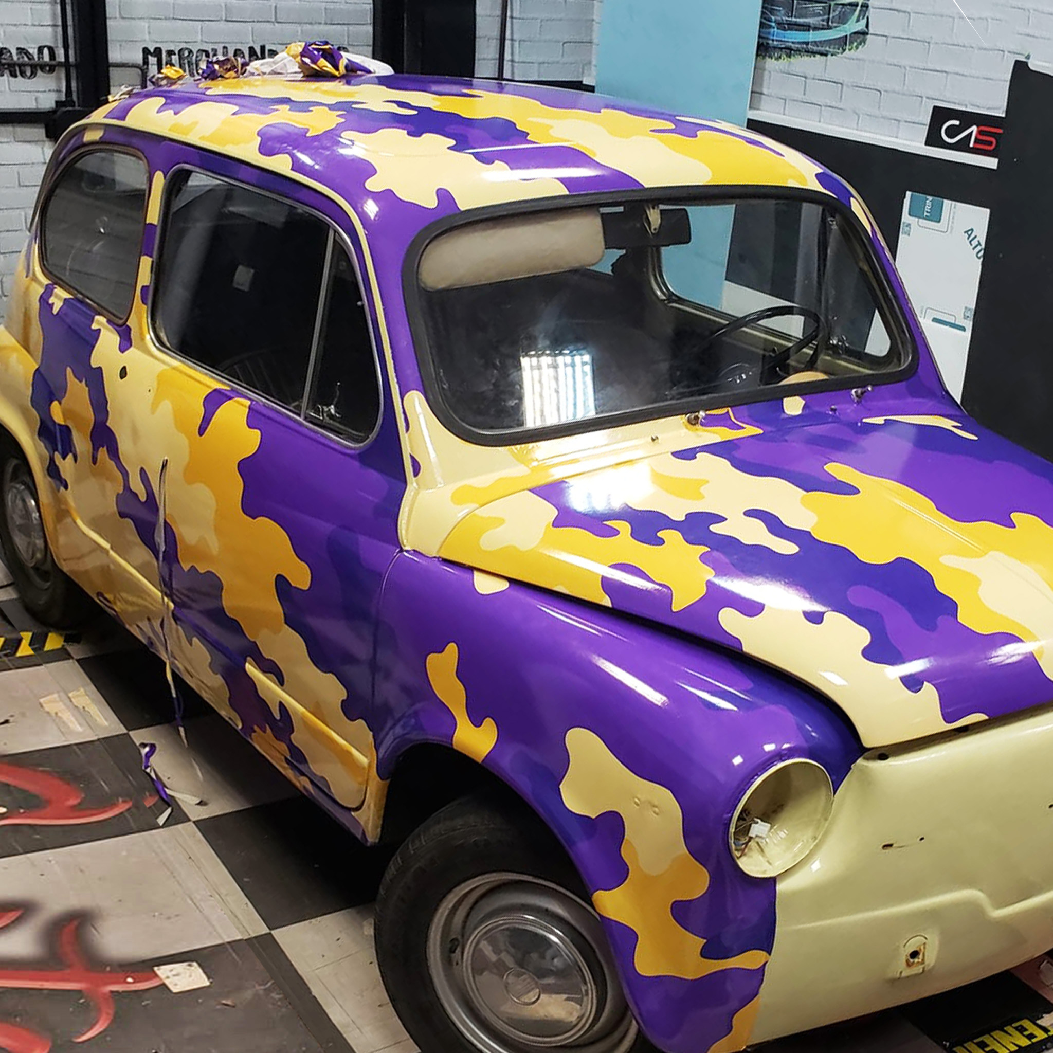 Vinilado completo camuflaje Seat 600 en Málaga Castez Design