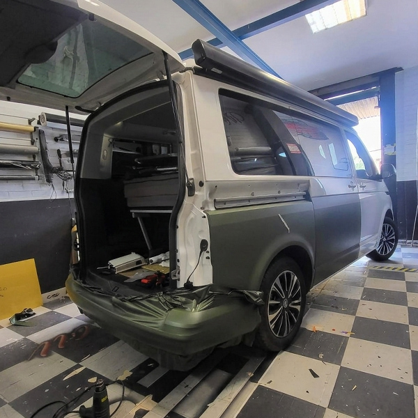 Car wrapping furgoneta camper Málaga vinilado verde militar Volkswagen T6