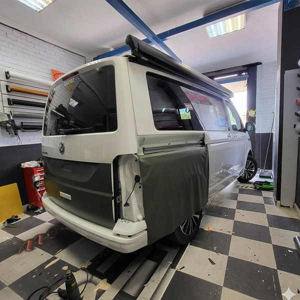 Car wrapping furgoneta camper Málaga vinilado verde militar Volkswagen T6