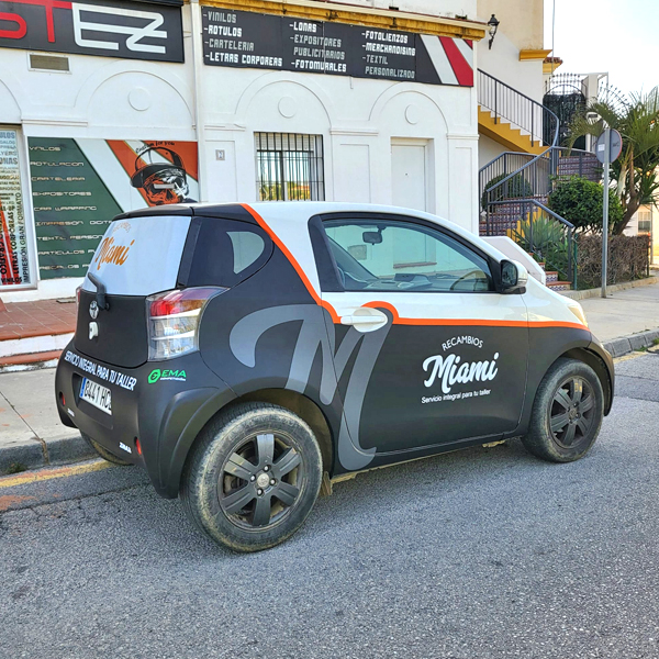 rotulacion-vehiculos-malaga-coche-vinilo.webp Rotulación de vehículo en Málaga con vinilo profesional
