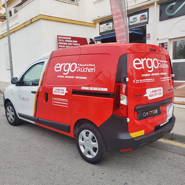 Vinilado Parcial Furgonetas Comerciales Málaga Rotulación semi integral en lateral de furgoneta comercial combinando vinilo de corte e impresión digital.